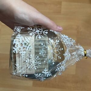 Handmade Soap with Ceramic Soap Dish in Gift Snowflake Wrap